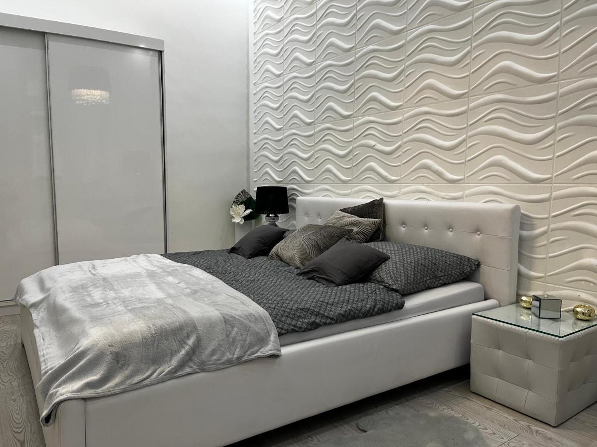 White Luxury Apartment Budapest Exterior photo